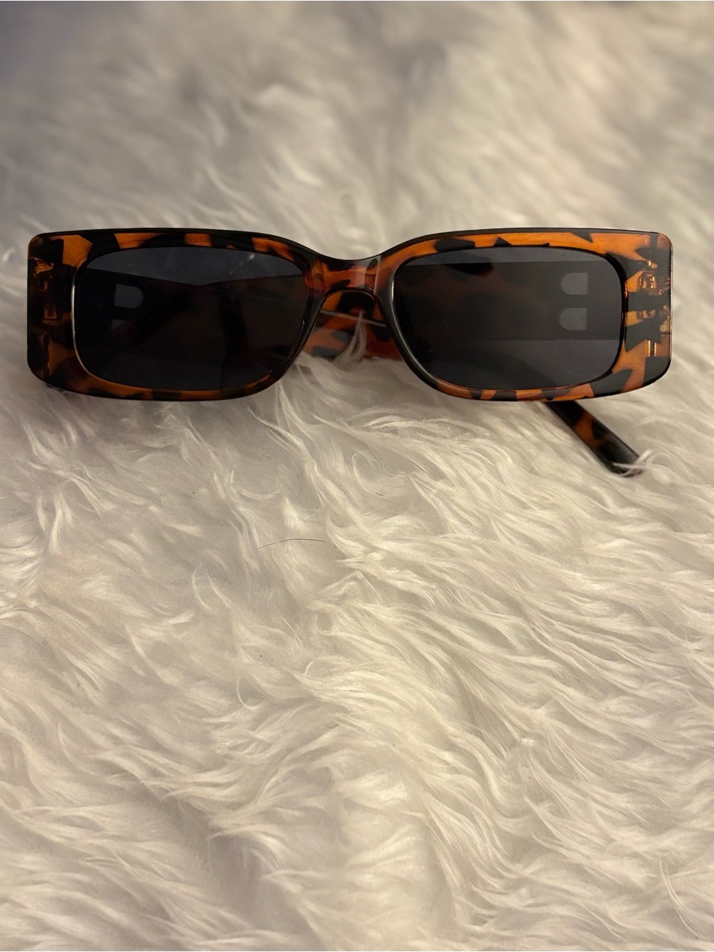 Tortoiseshell Sunglasses with Gold 'BB' Logo - Picture 5 of 7